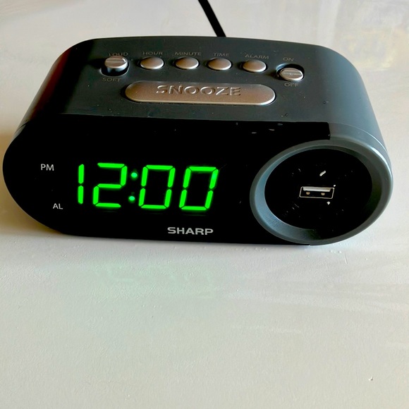 SHARP Other Sharp Digital Easy Read Alarm Clock With Highspeed Usb Charging For Phones